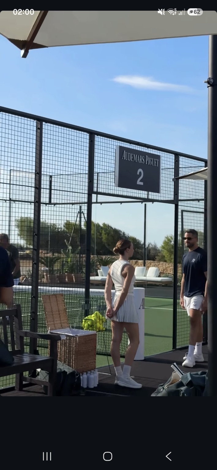 Entrée de la piste numéro 2 et espace d’accueil du Pro-Am Audemars Piguet