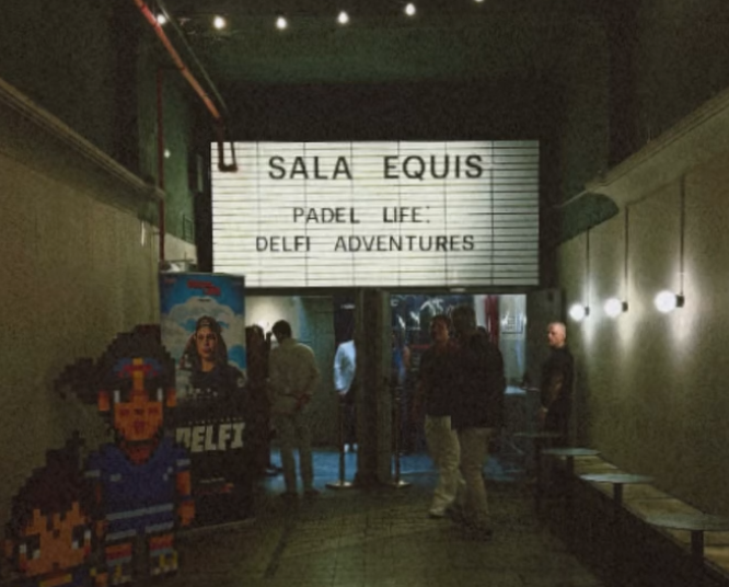 La marquise de Sala Equis annonce Padel Life et Delfi Adventures le soir de l’avant-première
