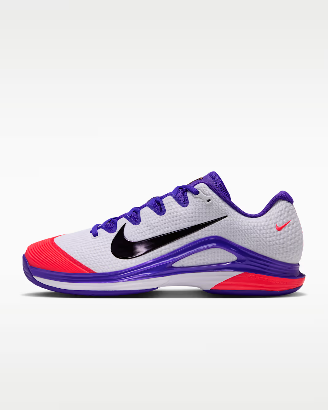 Nike Vapor 12 Hypersmash blanche, violette et rouge présentée de profil